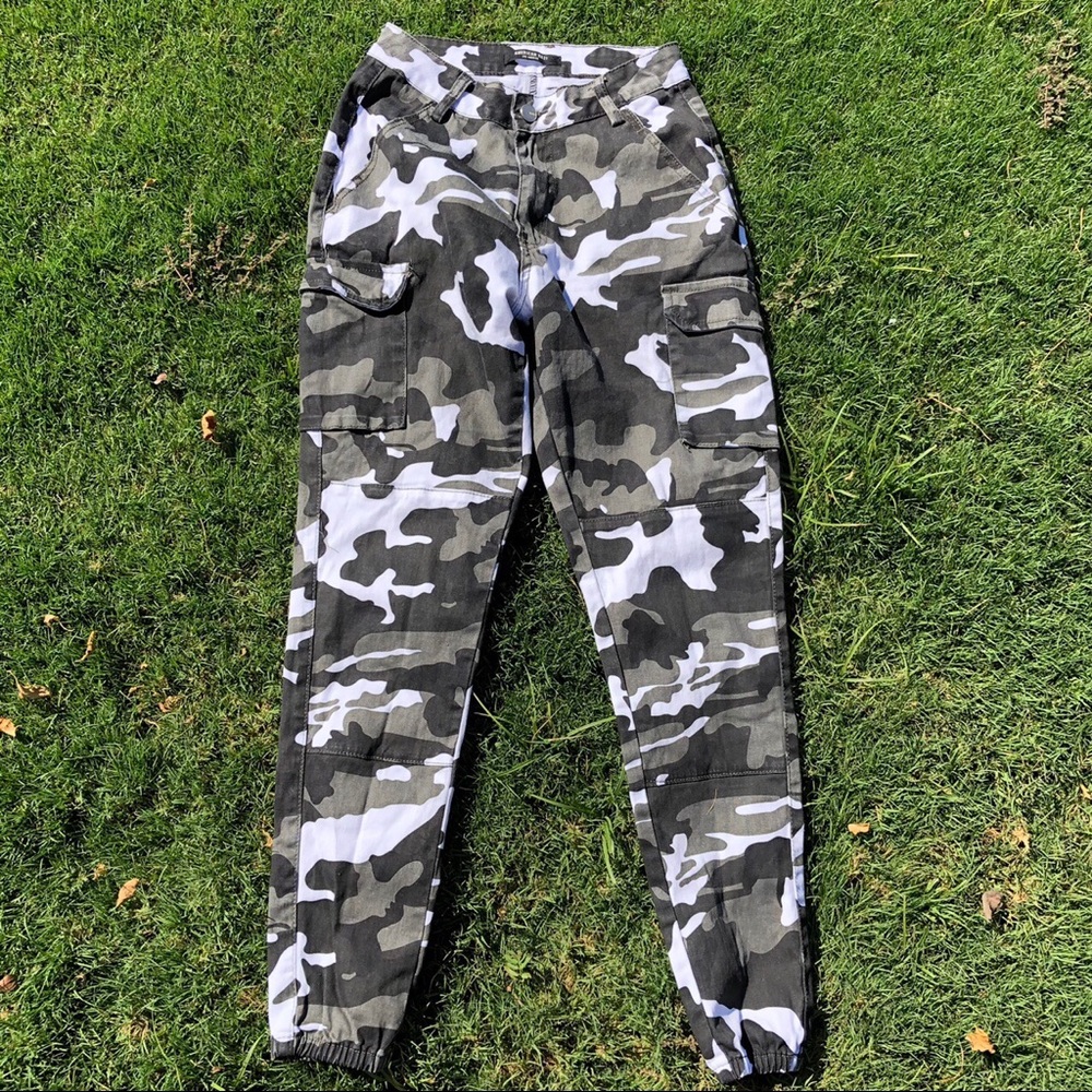 instagram camo pants >:)